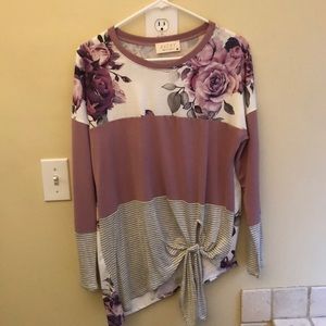 Women’s tie front top